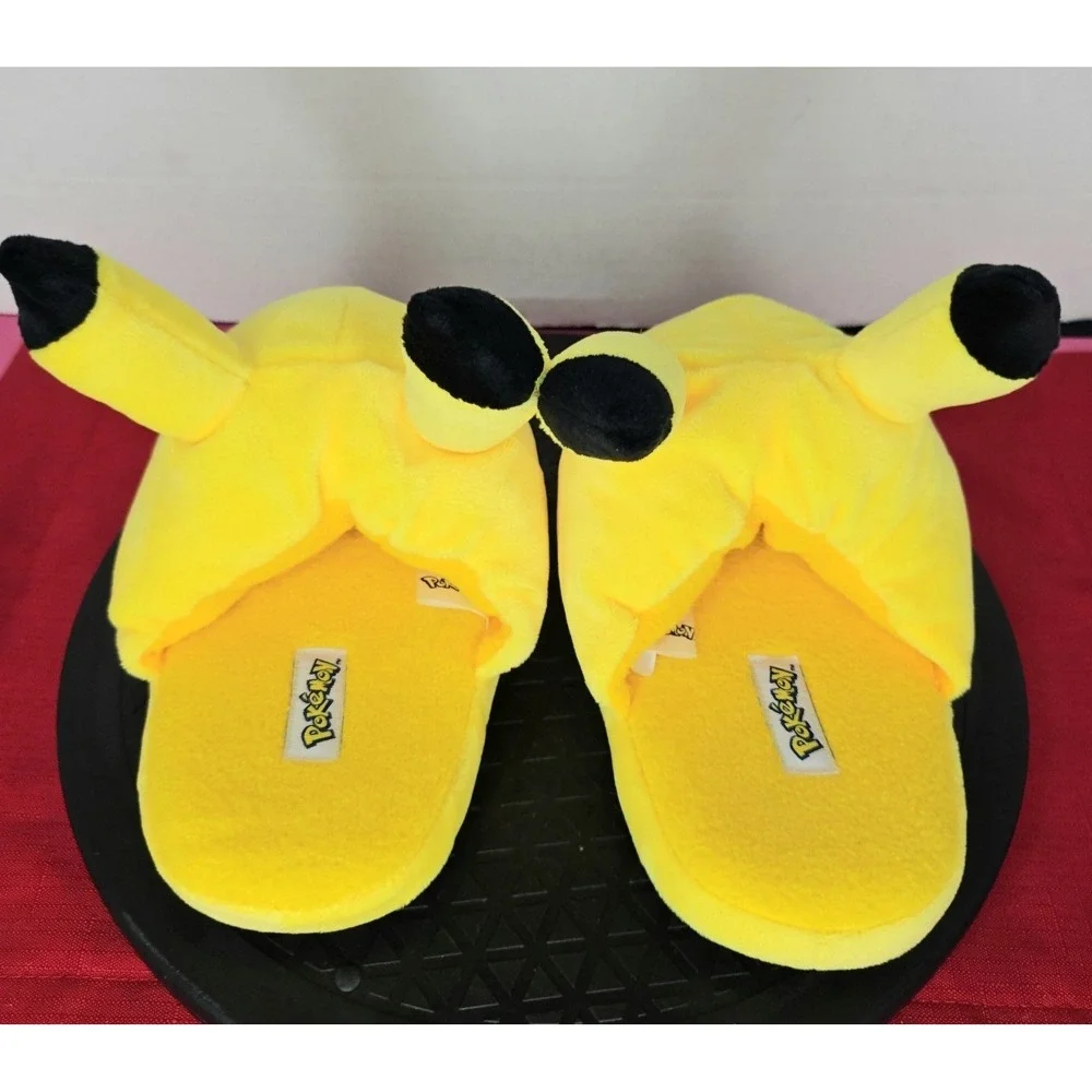 Big Kid's Pikachu Pokémon Slippers Size‎ 11/12 NWOT'S Yellow